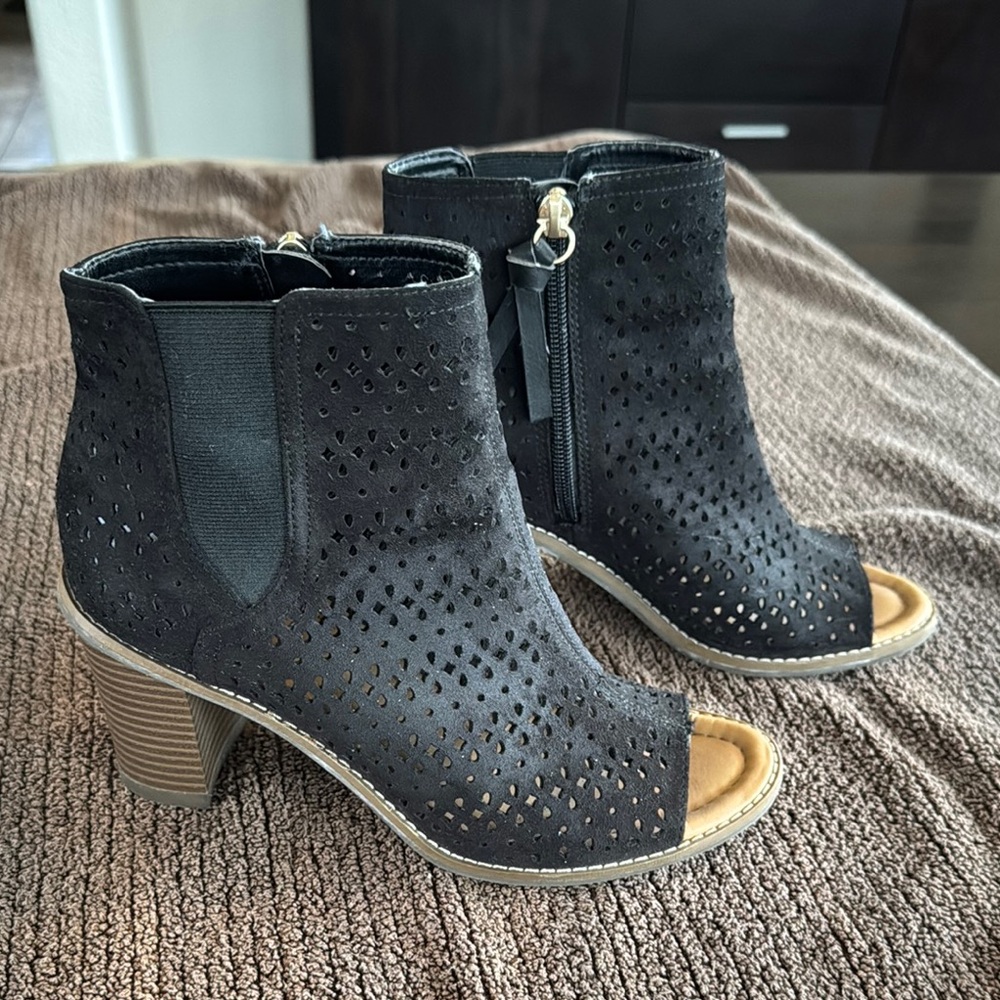 Women's Black Peep-Toe Ankle Boots, size 9, Dr Scholl’s